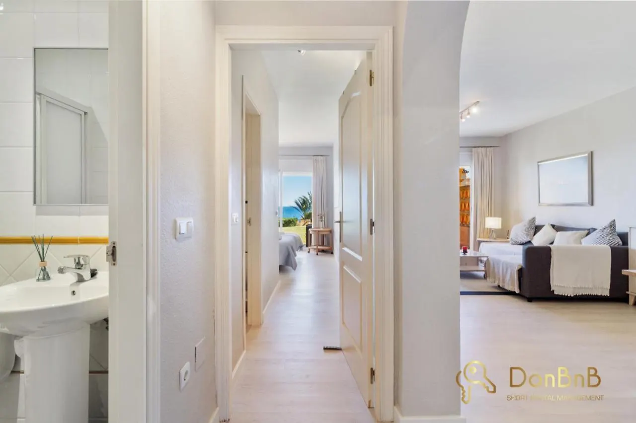 Beautiful Apartment With Sea View In Mijas Costa Ла-Кала-де-Михас